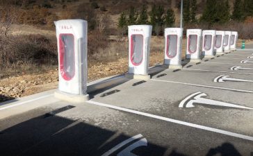 El Supercargador de coches eléctricos Tesla en El Bierzo ya tiene su espacio 1