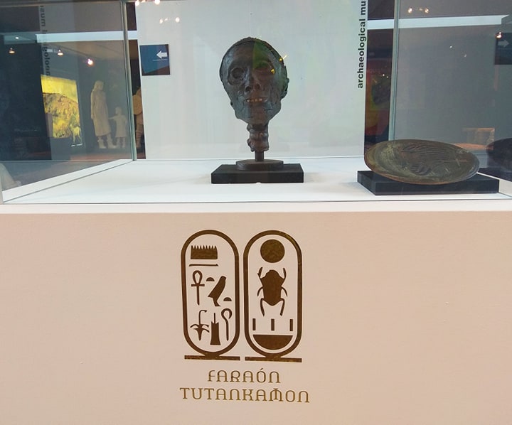 El Museo Marca de Cacabelos incorpora a la exposición Ankesenamon, una réplica exacta de la cabeza de la momia de Tutankamon 1