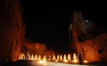 La compañía de Teatro Conde Gatón suspende las visitas nocturnas al Castillo de Ponferrada 1