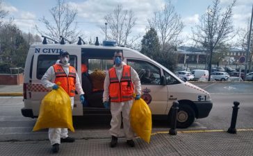 La Asociación Rosa del Sil de Matarrosa fabrica Batas desechables para el Hospital del Bierzo 1