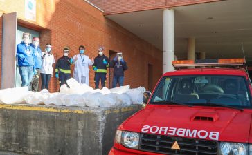 Entregadas 700 pantallas contra el COVID 19 al Hospital del Bierzo y más de 900 en otros centros de la comarca 8