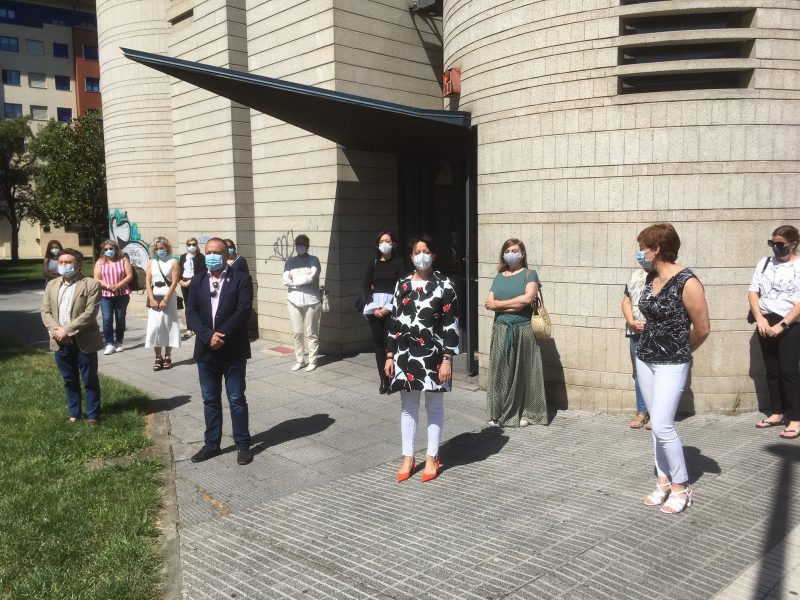 Las Instituciones dedican un minuto de silencio a las víctimas de la Covid-19 1