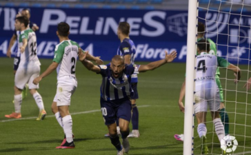 Ponferradina - Racing, el equipo de Bolo tuvo que pisar el acelerador para recuperar un punto ante el Racing de Santander 4