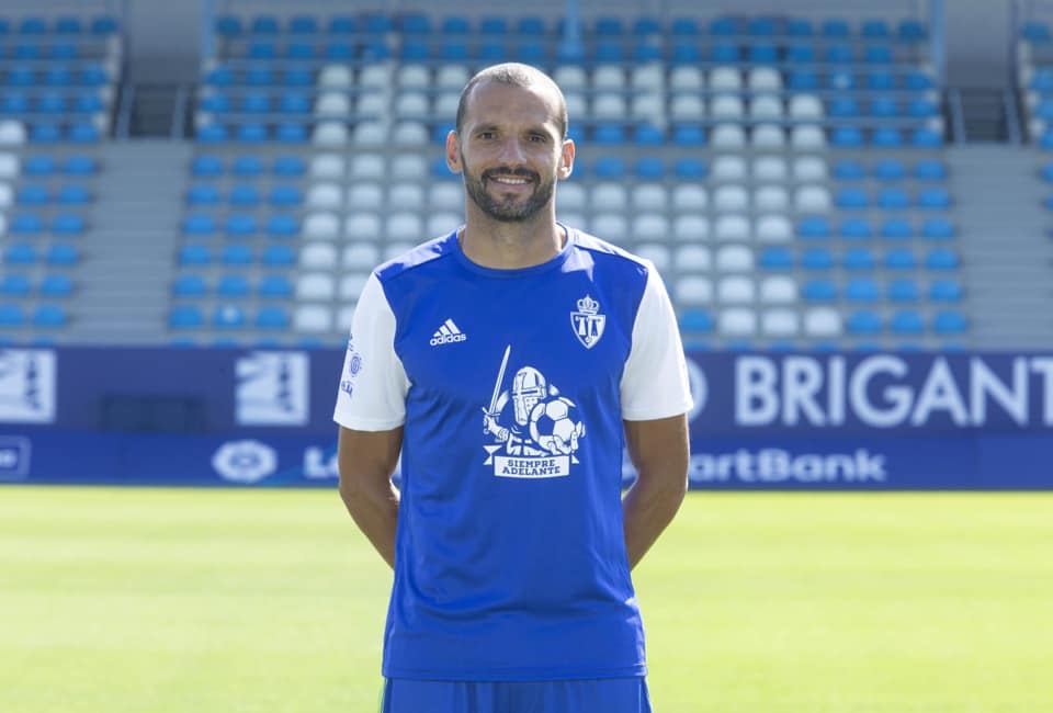 La Deportiva lanza una camiseta conmemorativa para agradecer la fidelidad de sus socios 5