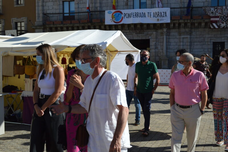 El mercado templario de Ponferrada ya recibe a sus visitantes con medidas sanitarias para los visitantes 7