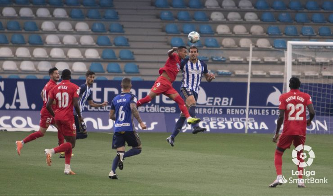 Ponferradina - Fuenlabrada (0-3) El Fuenla se lleva tres puntos del Toralín en un partido en el que la Deportiva se desdibujó en la segunda parte 1