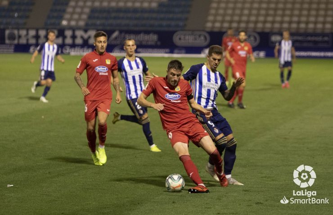 Ponferradina - Fuenlabrada (0-3) El Fuenla se lleva tres puntos del Toralín en un partido en el que la Deportiva se desdibujó en la segunda parte 9