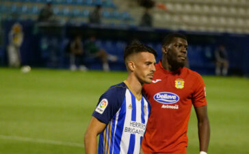 El lateral derecho Ivan Rodríguez se queda en la Ponferradina tras desvincularse del Málaga 7