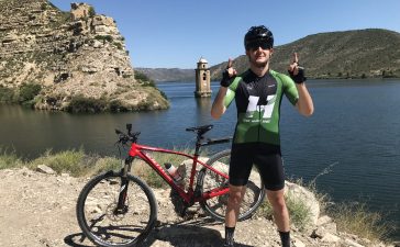 ‘Uno más uno’: el reto solidario en bici de Bernat López llega el miércoles a Ponferrada para recaudar alimentos que serán donados al Banco de Alimentos del Sil 9