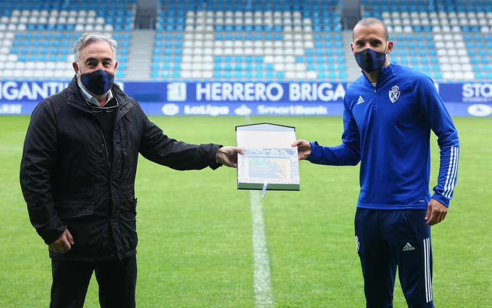 La Ponferradina celebra los 100 partidos de Bolo como entrenador y el hito de Yuri como máximo goleador de la historia del club 3