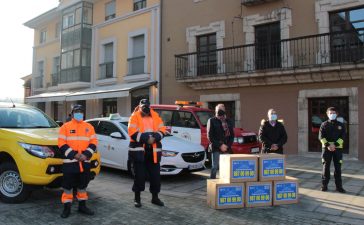 El Ayuntamiento y la asociación Radiotaxi Ponferrada distribuyen a partir de hoy más de 26.000 mascarillas en todos los colegios e institutos del Municipio 4