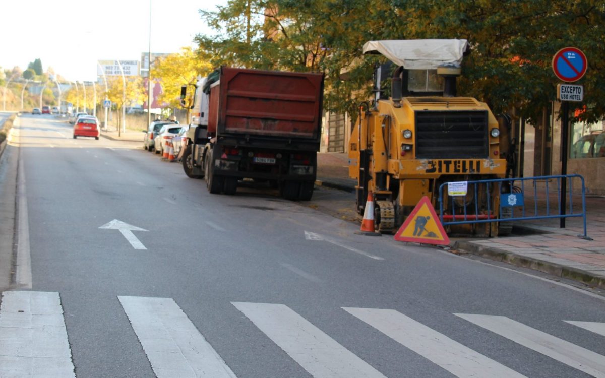 Ponferrada inicia las obras de pavimentación de diversos tramos de la Avenida de Astorga 1