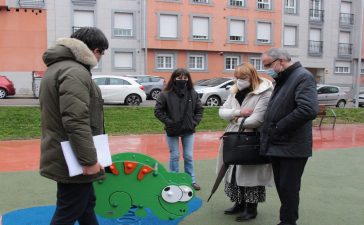 Inaugurado el parque infantil ubicado entre las calles Doña Beatriz y Cosme Andrade. 9