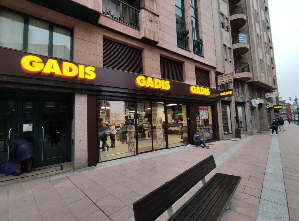 El Supermercado GADIS de la Calle Ancha reabre en Ponferrada, ampliando la superficie de venta 1