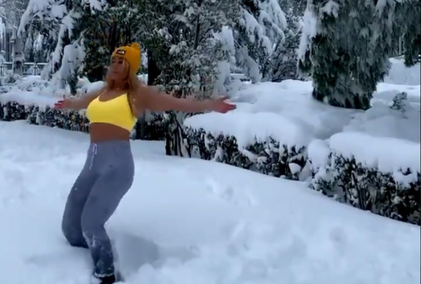 Lydia Valentín aprovecha la nevada que ha traído 'Filomena' para disfrutar de sus propiedades terapéuticas 1