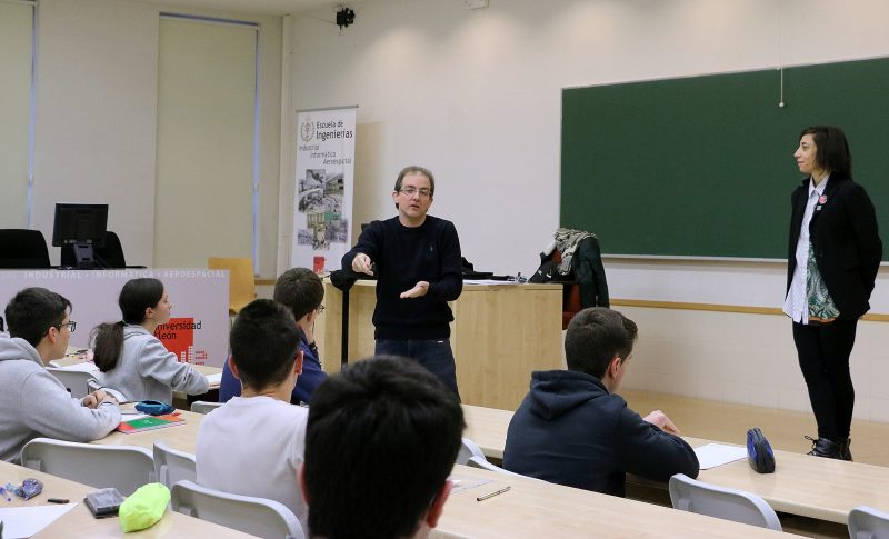 Javier Castro García, alumno del IES Gil y Carrasco de Ponferrada, a por la fase regional de la olimpiada Matemática 1