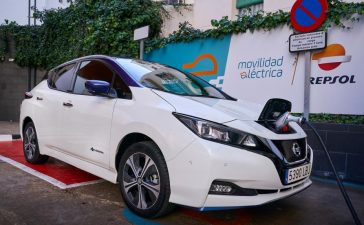 Ponferrada tendrá nuevos puntos de recarga para coches eléctricos gracias a un acuerdo entre Repsol y Nissan 2