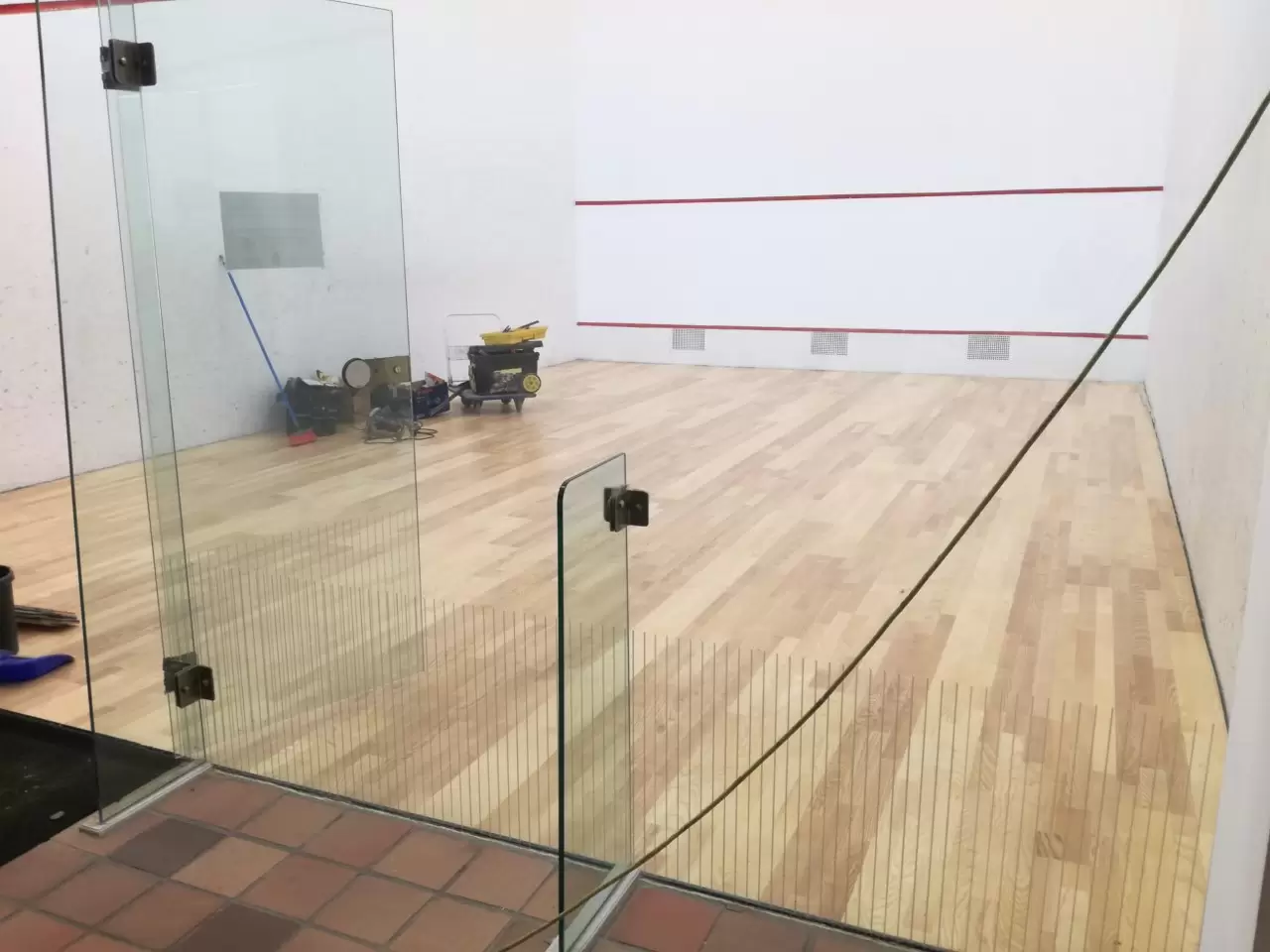 La Concejalía de Deportes concluye la reforma de dos pistas de squash del Complejo Lydia Valentín