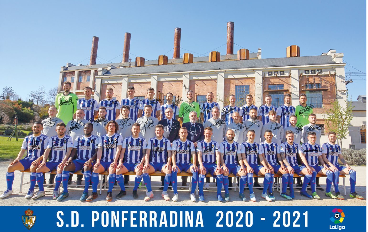 "Tenemos detrás toda la Energía del Bierzo" La Ponferradina posa en el Museo de la Energía para el poster de la temporada 20/21 1