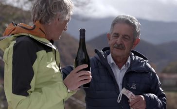 Calleja y Miguel Ángel revilla brindan con un Bierzo en los nuevos programas de Planeta Calleja 8