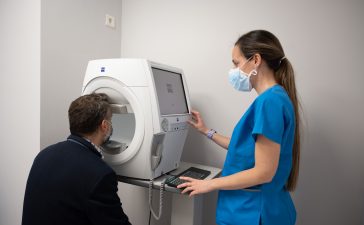 Clínica Ponferrada invierte 200.000 Euros en su unidad oftalmológica 8