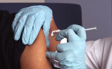Nueva vacunación masiva en Ponferrada para los nacidos en 1960 y 1961 del área sanitaria del Bierzo y Laciana 3