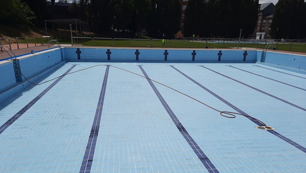 Las piscinas municipales de Ponferrada abren hoy martes sus puertas 1