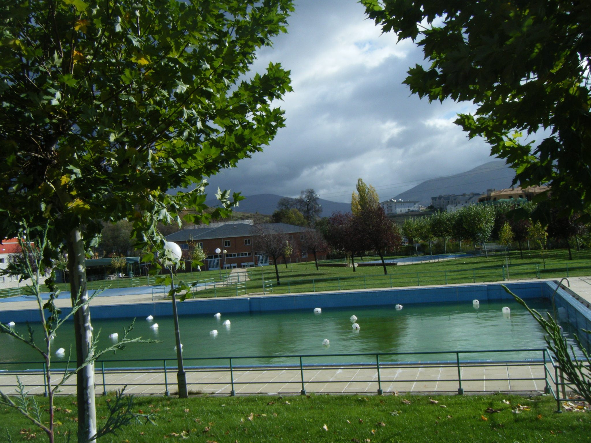 Especial piscinas que no te puedes perder en El Bierzo este verano 3