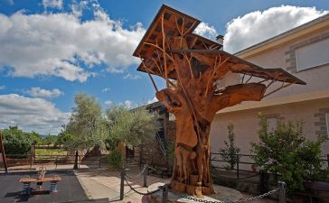 Traveler España invita a sus lectores a conocer la ruta por los árboles tallados en el Bierzo 3