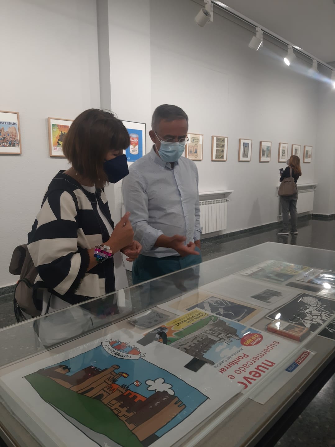 La cartelería del Castillo de los Templarios sirve como inspiración para una nueva exposición en La Biblioteca de Ponferrada 2 La cartelería del Castillo de los Templarios sirve como inspiración para una nueva exposición en La Biblioteca de Ponferrada 2