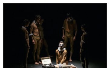 Dantzaz Konpainia presenta en “Bat” tres piezas cortas que buscan hacer amar la danza contemporánea 3