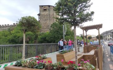 Ponferrada busca la humanización de las calles a bajo coste con la instalación del primer parklet 5