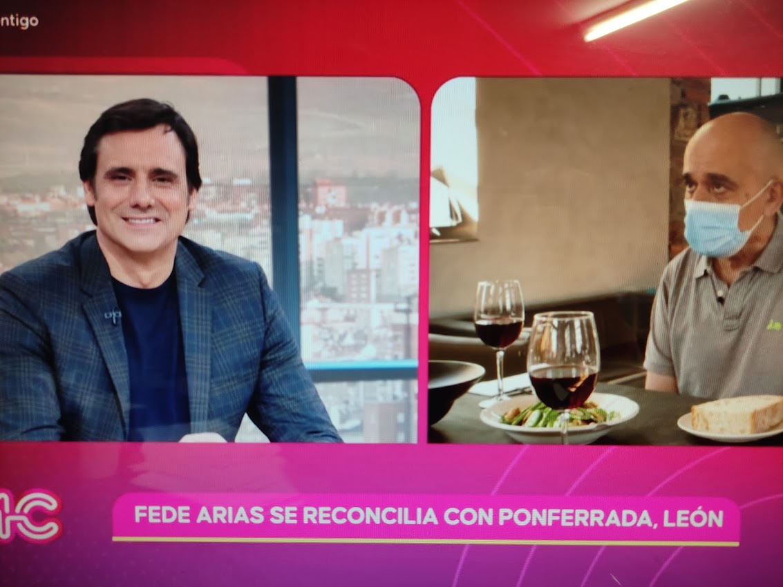 .... Y Fede Arias se reconcilió con Ponferrada. El presentador y reportero llegó, vio y venció 2