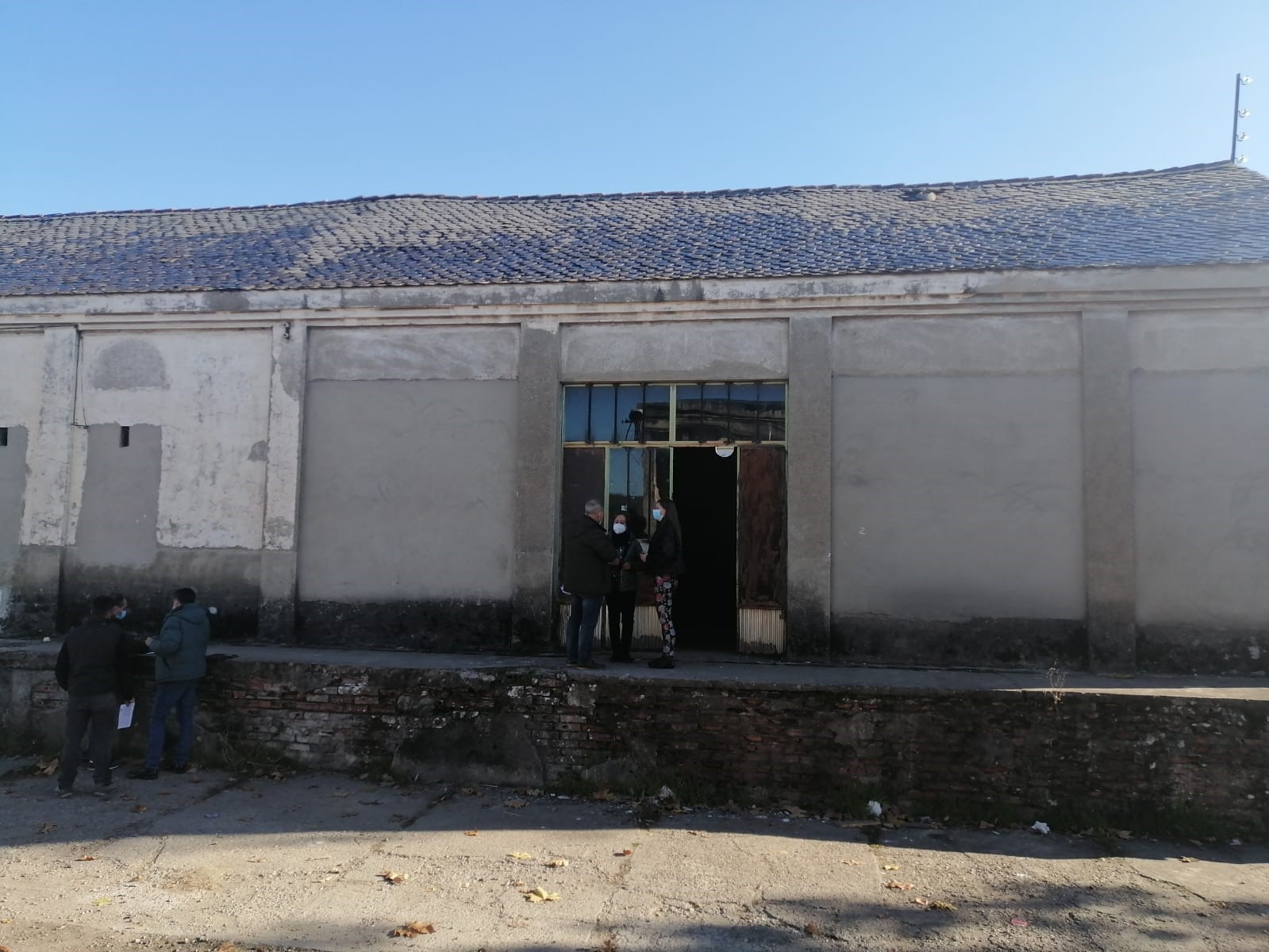 Comienzan las obras de reparación de la cubierta del economato de ‘Pozo Viejo’ en la Cuenca Minera de Fabero 1