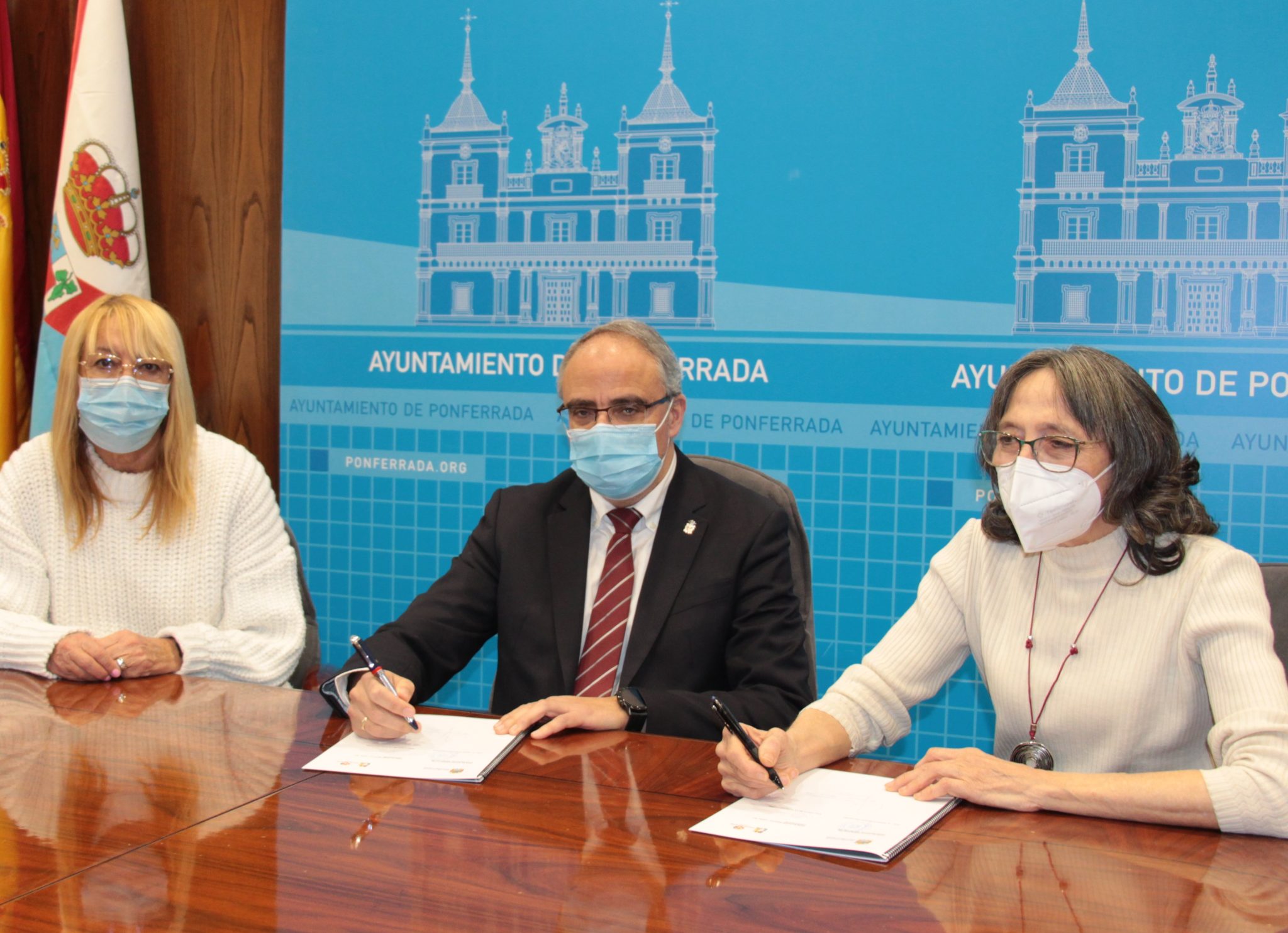 ALFAEM Salud Mental León y el Ayuntamiento firman un acuerdo de cesión de las instalaciones del antiguo colegio de Flores del Sil 1