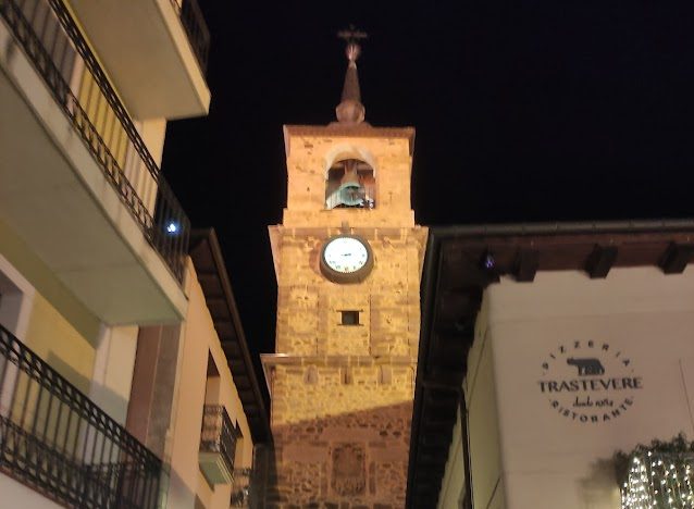 La Asociación de Comerciantes El Reloj del casco antiguo de Ponferrada harecibido el premio de “Emprendedor del año” otorgado por la La Cátedra de Territorios Sostenibles y Desarrollo Local de la UNED. 1