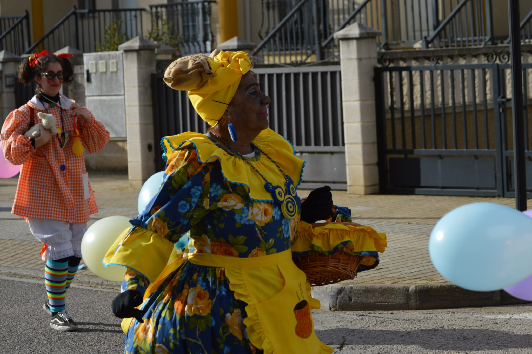 Cubillos retoma la animación en las calles con su tradicional desfile de Carnaval 95