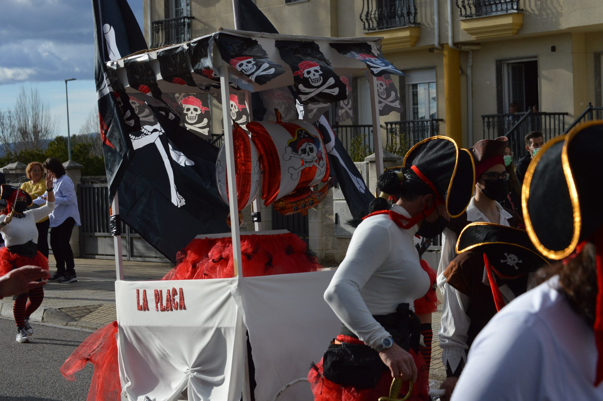 Cubillos retoma la animación en las calles con su tradicional desfile de Carnaval 73