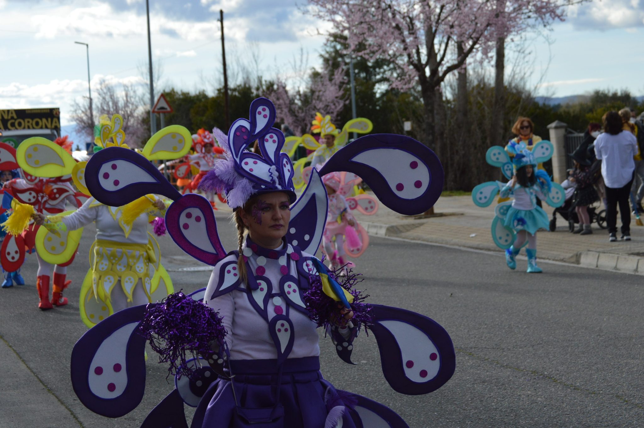 Cubillos retoma la animación en las calles con su tradicional desfile de Carnaval 74