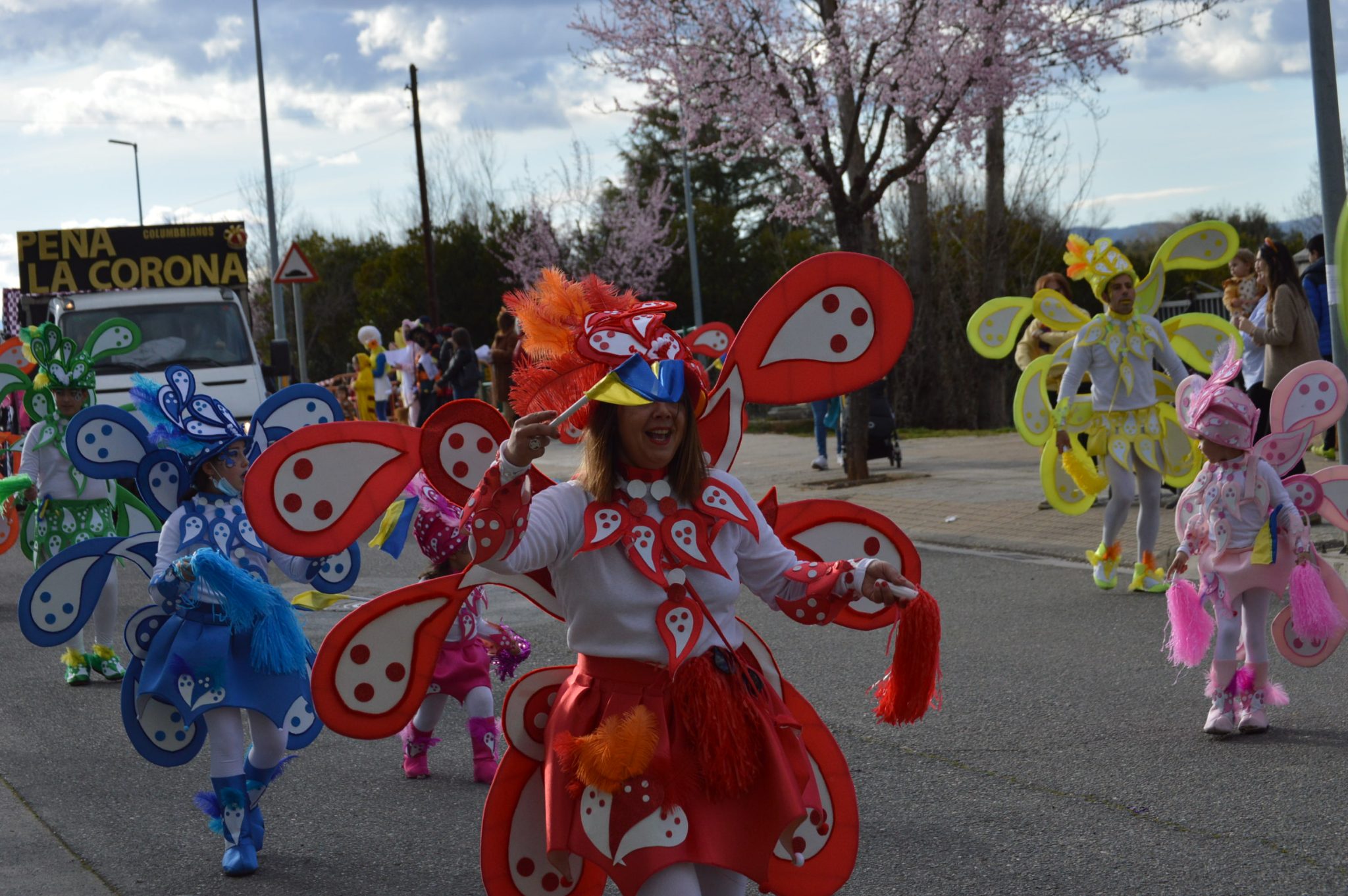 Cubillos retoma la animación en las calles con su tradicional desfile de Carnaval 44