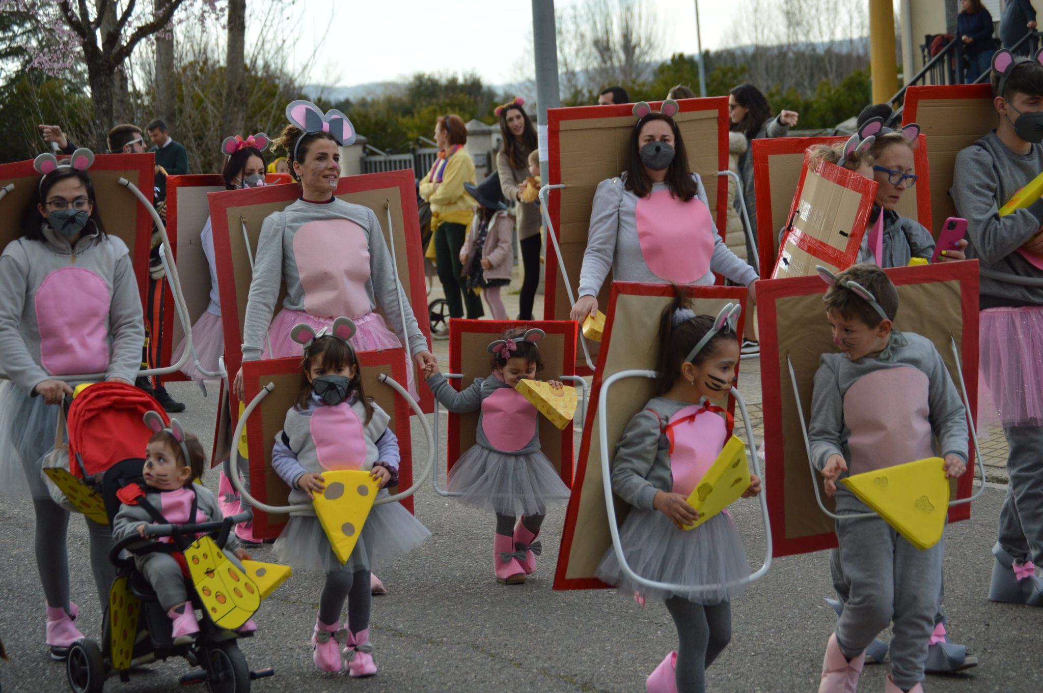Cubillos retoma la animación en las calles con su tradicional desfile de Carnaval 92
