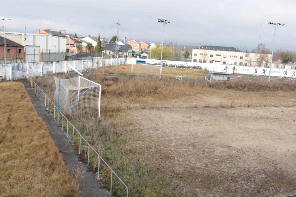 Fuentesnuevas contará con un doble campo de fútbol de césped artificial con una inversión de más de 231.000 euros 1