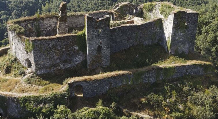 Patrimonio aprueba las medidas de seguridad del Castillo de Sarracín en Vega de Valcarce 1