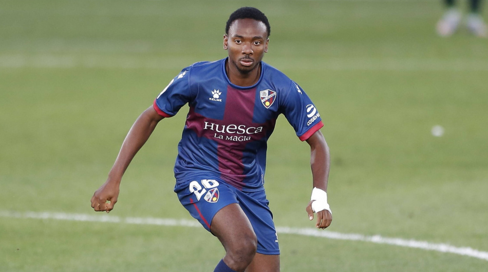 Ej centrocampista nigeriano Kelechi Nwakali, se suma al proyecto de la SD Ponferradina 1