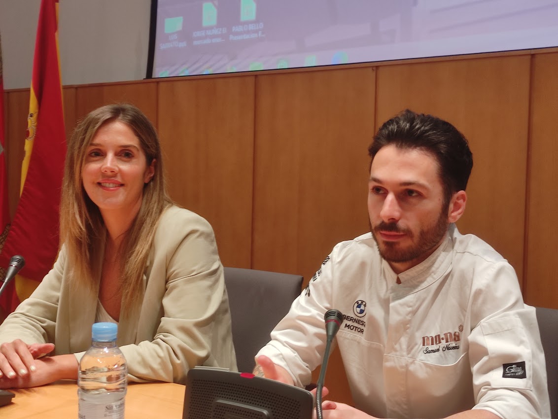 La deportista Lydia Valentín y el cocinero Samuel Naveira serán los pregoneros de las Fiestas de la Encina y CIMA 2022 1