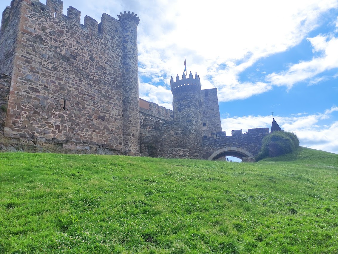 Récord histórico de visitantes al Castillo, casi 5.000 personas pasaron por la fortaleza el pasado miércoles 1