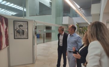 La bbiblioteca del Campus de Ponferrada muestra obras del concurso artístico del XXV aniversario 7
