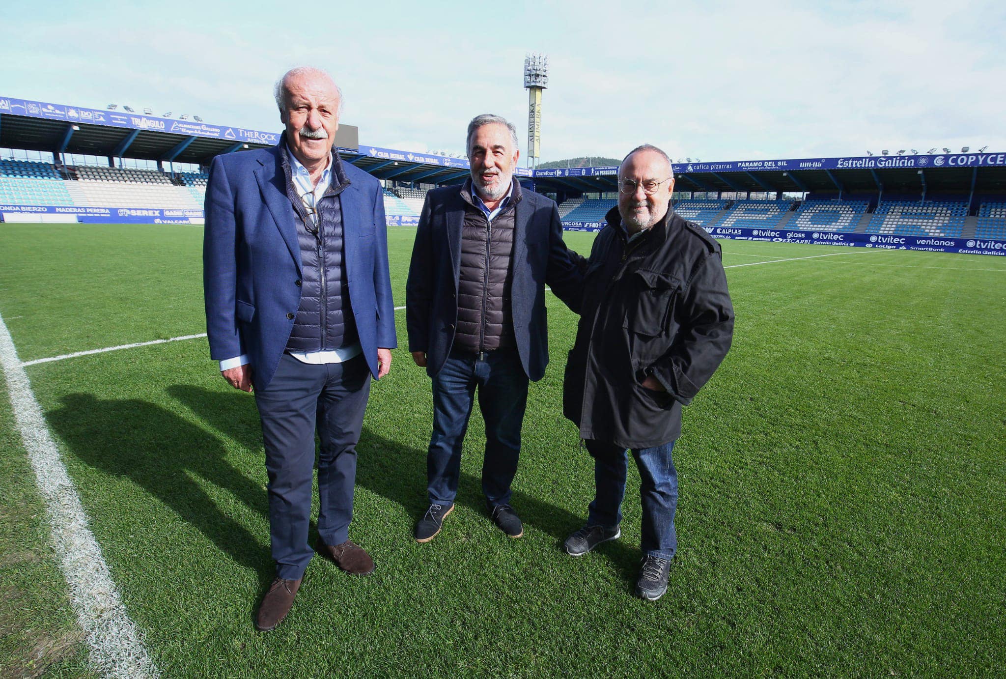 Vicente del Bosque y Alfredo Relaño visitan las instalaciones del Estadio de El Toralín 1