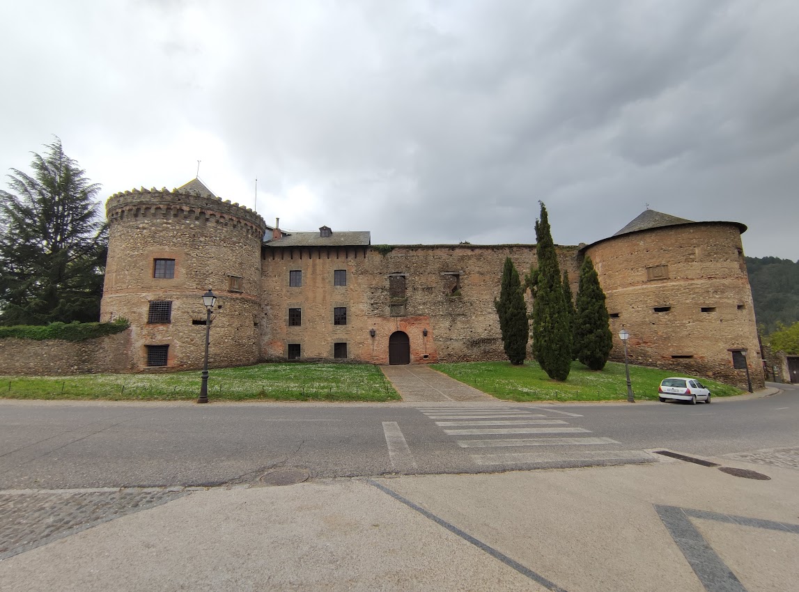 Guías Bierzo pone en marcha una nueva visita guiada por Villafranca del Bierzo que incluye el castillo y el casco antiguo 1