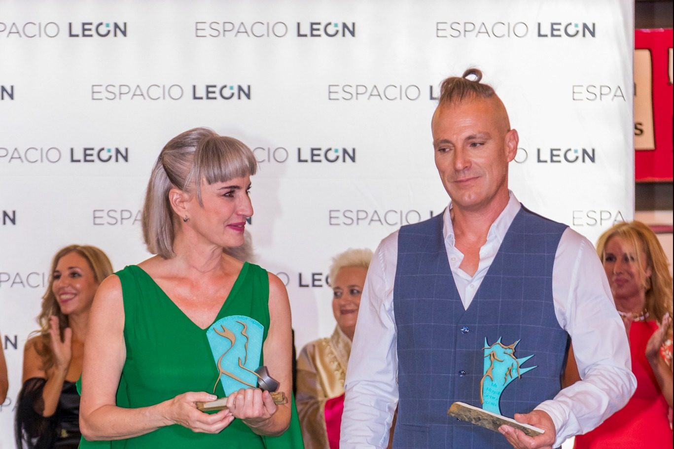 La berciana María Encina Valdueza, ganadora del certamen de modelos Royal Senior Silver en Castilla y León y segunda en el nacional 1